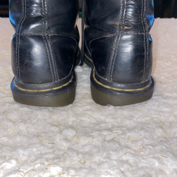 DOC MARTENS Size 9 - Picture 4 of 8